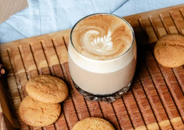 FLAT WHITE