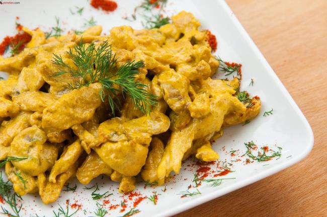 KÖRİ SOSLU TAVUK